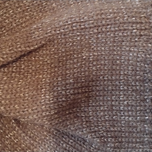 NEW Steve Madden Gold Metallic Flecks Fur Pom Pom Winter Hat OS - Picture 6 of 12